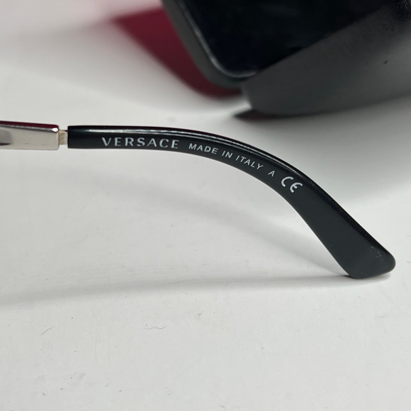 Versace Black & Chrome Rimless
Aviator Sunglasses Blue Gradient Lenses with Case - Picture 4 of 14